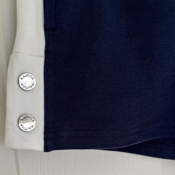 🎀Navy Blue & White Shorts - NWT - Size M🎀 - Picture 8 of 10